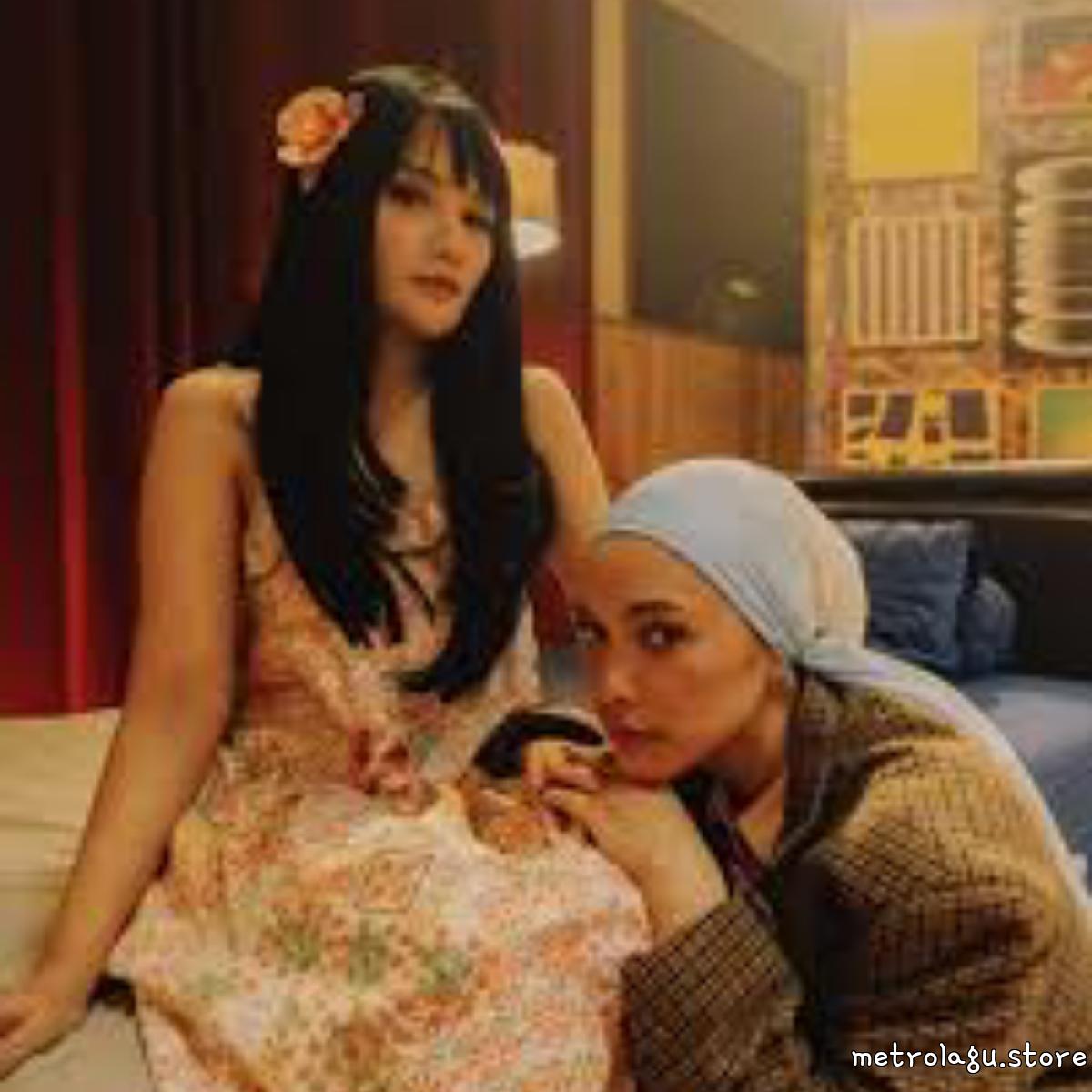 Mitty Zasia & Fanny Soegi - Untuk Perempuanku Di Cermin.mp3