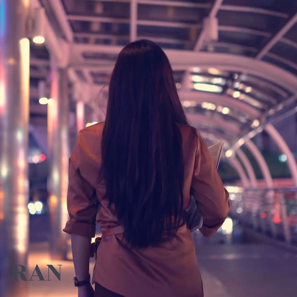 Ran - 혼자 걷는 이 밤 (This night when I walk alone).mp3